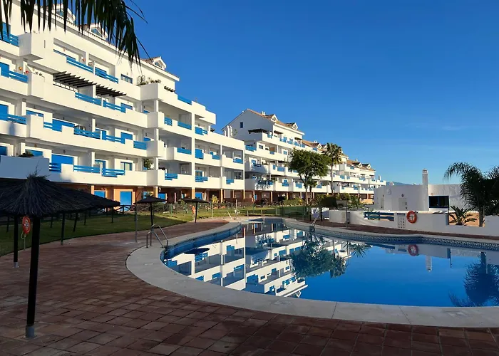 2 Bedrooms Sea And Pool View Apt In Duquesa Golf & Gardens Manilva