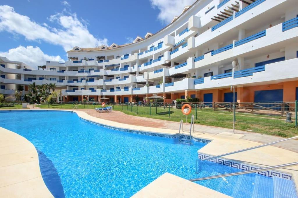 Appartement 2 Bedrooms Sea And Pool View In Duquesa Golf & Gardens Manilva Castillo de Sabinillas