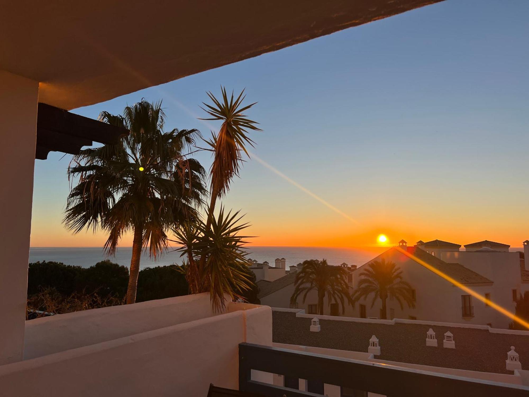 2 Bedrooms Sea And Pool View In Duquesa Golf & Gardens Manilva *