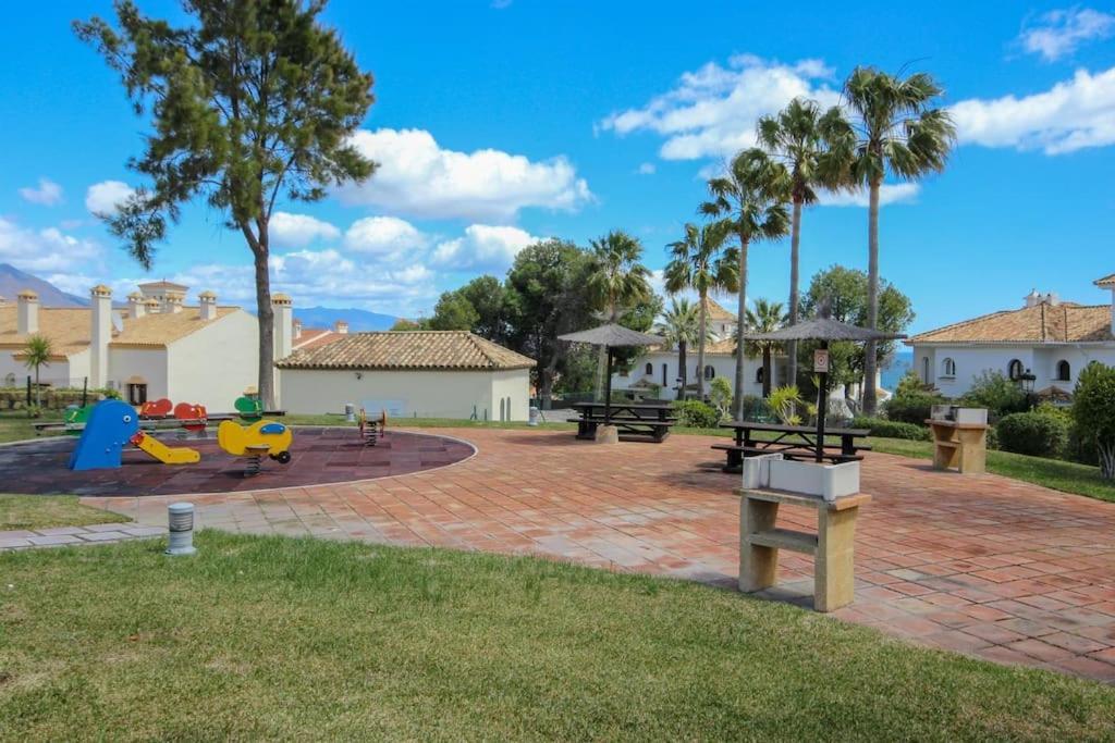 Apartment 2 Bedrooms Sea And Pool View In Duquesa Golf & Gardens Manilva Castillo de Sabinillas